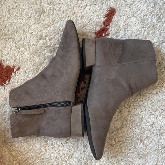 Zara Suede Ankle Bootie - Picture 5 of 7